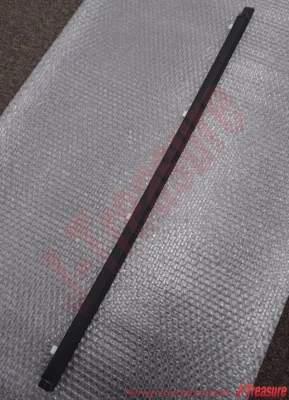 TOYOTA 4RUNNER RN80 89-95 Genuine F/Door Glass Outer Weatherstrip RH 68160-89121 - Image 1 of 4