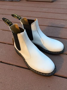 Dr. MARTENS Docs White Leather Chelsea Boot Women’s 10/Men’s 8/EU 41 NWT NEW - Picture 1 of 4