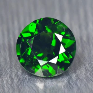 1.45Ct Attractive VVS Clarity Unheated Chrome Diopside ,Russia - Picture 1 of 1