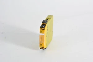 PILZ PNOZ 751107, S7 24VDC Safety Relay DC Contact Expansion Module - Picture 1 of 2