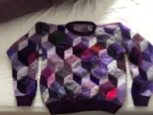 Kaffe Fassett Pullover "Tumbling Blocks" in Purpur, Flieder, Auberginen und anderen - Bild 1 von 6