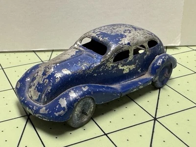 Sedã japonês de lata - Vintage década de 1930 - Azul - 31/2 "de comprimento - Imagem 1 de 4
