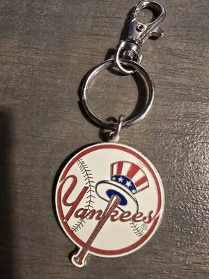 New York Yankees MLB Metal Keychain 2002 Peter David - Image 1 of 3