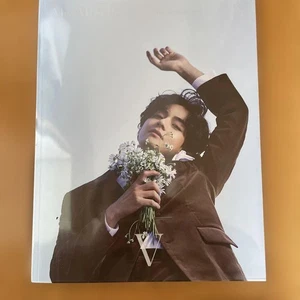 BTS V Me Myself V Photo Book Talent Collection with Vogue Magazines - Imagen 1 de 5