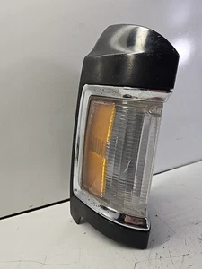1973-78 FORD LTD / GALAXIE FRONT CORNER LIGHT ASSEMBLY R/H - Picture 1 of 8