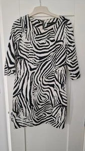ZARA BASIC ZEBRA PRINT 3/4 Sleeve,Fitted Knee Length Dress With Large Silver Zip - Picture 1 of 4