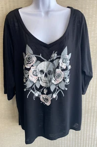 NWT Torrid Black Graphic Skull Blouse w/Floral Flowing Material in Back~ Size 2 - Picture 1 of 5