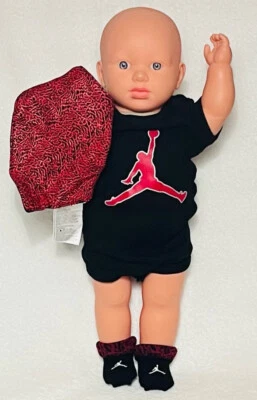 Air Jordan Bebé Niños 0-6 Meses Body, Babero y Botines Conjunto de Regalo 3 Piezas NEGRO Foto 1 de 4