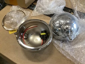 PAIR 4.5" Inch Motorcycle LED Fog Passing Lights Auxiliary Lamp Chrome Housing - Picture 1 of 4