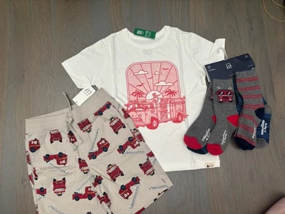 NUEVO CON ETIQUETAS Baby Gap niño VERANO 6 piezas rojo beige camión de bomberos pantalones cortos conjunto 4 4T Foto 1 de 4