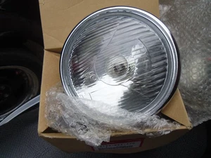 ⭐HONDA CG125 CG 125 GENUINE HEADLIGHT ASSEMBLY RIM & LENSES BULB  FREE POST⭐ - Picture 1 of 4