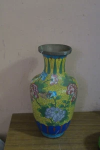 "Vaso antico vintage cinese cloisonné smalto su ottone giallo peonia floreale 10" - Foto 1 di 8