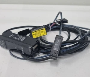 Keyence, Digital Laser Sensor, LV-51M+LV-H67 - Picture 1 of 7