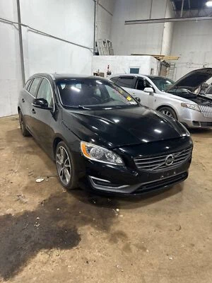 Compresor de aire acondicionado usado se adapta a: Volvo V60 2015 2,5 grado A Foto 1 de 4