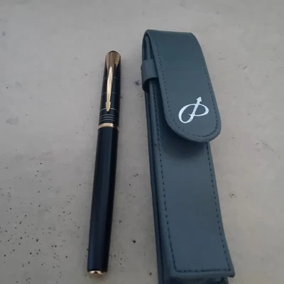 Parker Inflection Fountain  Pen Black striped cap and Ink Convertor GT & Pouch - Image 1 of 4