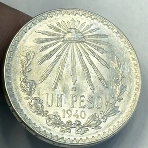 1940 Silver (.3857 Oz.) Un Peso from Mexico, BLAST WHITE Cap & Rays Silver Coin - Picture 1 of 9