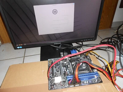 ASUS A68HM-K SOCKEL FM2+ AMD A8-7600 4x 3,1GHz 8GB DDR3 - Bild 1 von 4