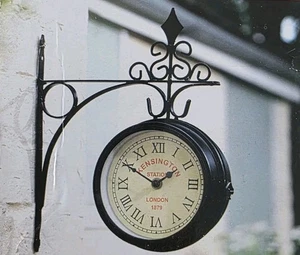 Gardman Kensington Station Bracket Clock - Indoor & Outdoor Battery Operated - Picture 1 of 7