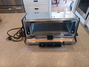 GE General Electric Deluxe Toast-R-Oven 11T93 - Picture 1 of 8