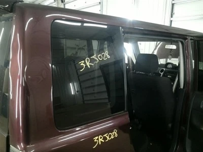 Стекло на четверть правого пассажира подходит для 04–06 SCION XB 104925698 - Изображение 1 из 4