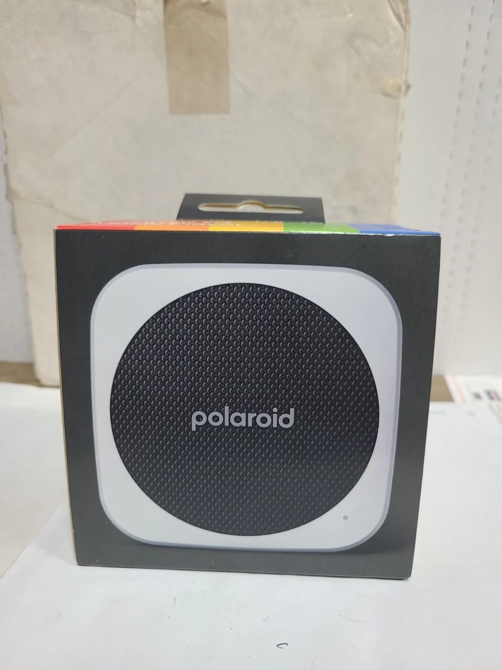 Alto-falante Bluetooth portátil Polaroid P1 com mosquetão (preto e branco) - Imagem 1 de 4