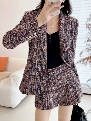Traje informal chaqueta y pantalones cortos de tweed para mujer L'AGENCE Foto 1 de 4