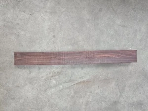 Cocobolo Schnittholz 1 3/4" x 2 1/2" x 24 3/8" grob (nicht gehobelt) - Bild 1 von 4