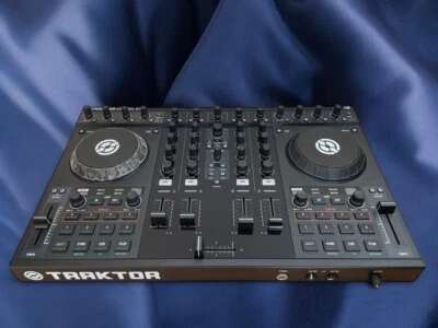 Native Instruments Traktor Kontrol S4 DJ Controller Midi Turntable - Image 1 of 4