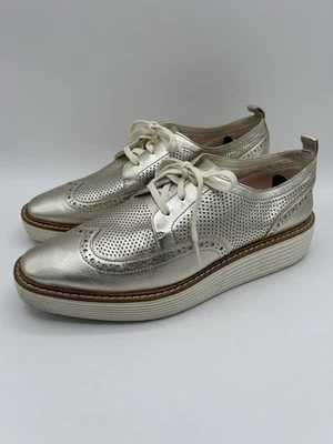 Zapato para mujer Cole Haan ØriginalGrand plataforma punta de ala estilo W28355 dorado talla 9,5 B Foto 1 de 4