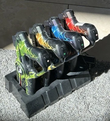 Juego de etiquetas láser recargables Bcp 2-4 jugadores 4 blasters base de carga leer descripción⬇ Foto 1 de 3