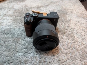 Sony Alpha 7C II Kamera 2000 Auslösungen mit SEL2870 und Zubehörpaket - Bild 1 von 18