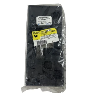 Genuine OEM GM 15-16 Chevy Cruze Front License Plate Bracket Attachment 95426878 - Picture 1 of 2