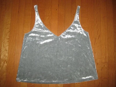 Camiseta sin mangas H&M verde salvia cuello en V terciopelo camisola talla mediana Foto 1 de 3