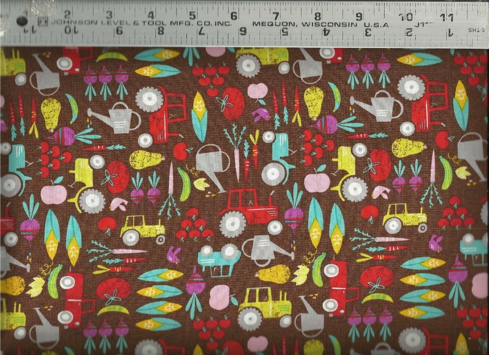 Studio E ~ Tractores Granja Verduras Estampado Pequeño ~ 100% Algodón Tela Edredón POR COMPRAR Foto 1 de 1