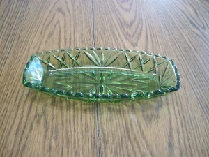 GREEN GLASS CONDIMENT DISH BOWL RELISH DISH PARTY CANDY DECORTIVE - Picture 1 of 6
