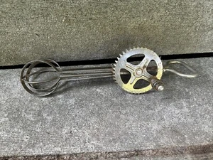 Vintage A&J manual crank egg beater mixer Made in the USA PAT Oct 9 1923 - Bild 1 von 4