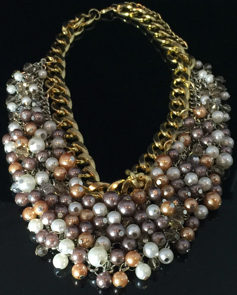 Collar de perlas multicapa enchapado en oro de 14K hecho con joyas de perlas de cristal de Swarovski Foto 1 de 4