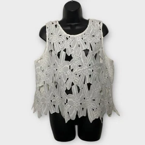 Caution To The Wind White Floral Eyelet Cropped Top Size Large - Picture 1 of 6