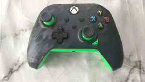 PDP Wired Video Game Controller Electric Green Carbon for Xbox Series Gamepad - Picture 1 of 3