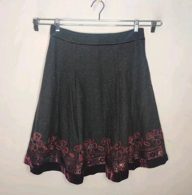Cynthia Steffe A Line Skirt Size 10 Floral Embroidered Pleated Tweed Velvet Trim - Image 1 of 4