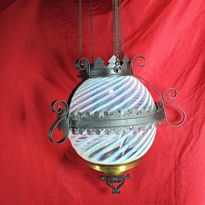 Correntes e polias antigas de abajur gótico vitoriano redemoinho branco globo de vidro - Imagem 1 de 4