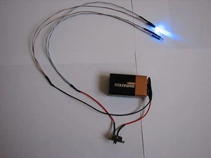 KIT LUCI LAMPEGGIANTI LED BLU POLIZIA 1/18 - 1/24 - 1/43 - DIORAMA AUTO RALLY - Foto 1 di 1