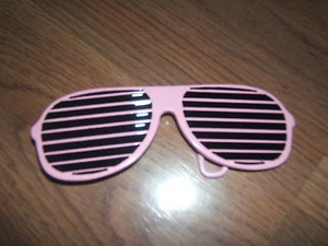 NEW- HIP HOP Pink Shutter Shades Sunglasses designed Belt Buckle - Picture 1 of 2
