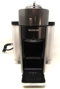 DeLonghi Nespresso Vertuo Kaffee- und Espressomaschine ENV135T 54 Unzen titangrau - Bild 1 von 10