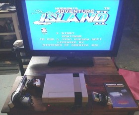 NES Console Very Good 25 NES Games 2 Controllers Gun And Protective Covers 💎