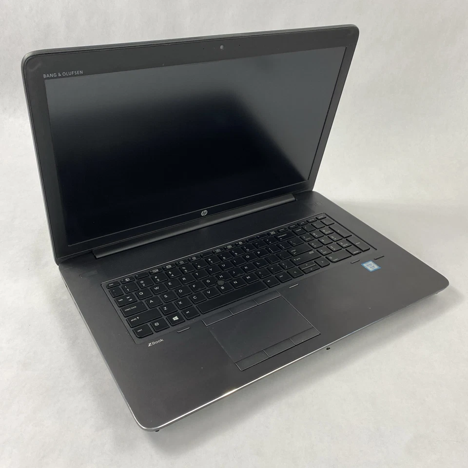 HP ZBook 17 G3 Intel Xeon E3 1535M V5 2.9GHz 16GB RAM 17.3" Sin Batería Sin HDD/OS Foto 1 de 4