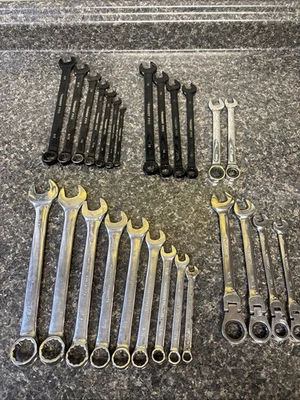 Juego de llaves combinadas de doble extremo de marcas surtidas de 26 piezas, hechas en EE. UU. Foto 1 de 4