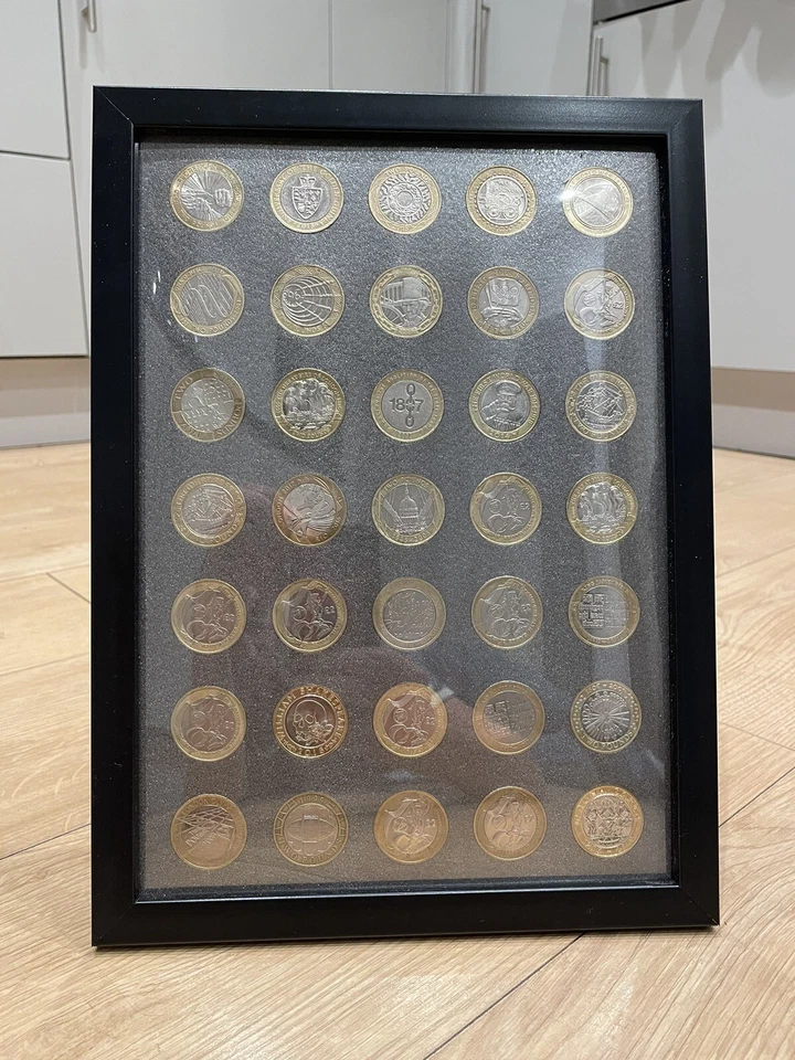 2 Pound Coin Display 35 Coins For Your Rare Collection £2 Frame - Image 1 of 3