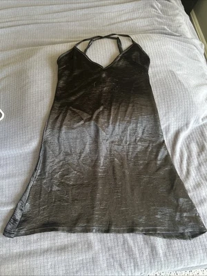 Vestido corto negro pequeño para mujer talla S tirantes de espagueti Foto 1 de 4