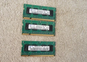 Memoria laptop Samsung 1,5 GB (3x512 MB) = 2 PC2-5300 CORRISPONDENTI + uno 512 MB PC2-4200 - Foto 1 di 1